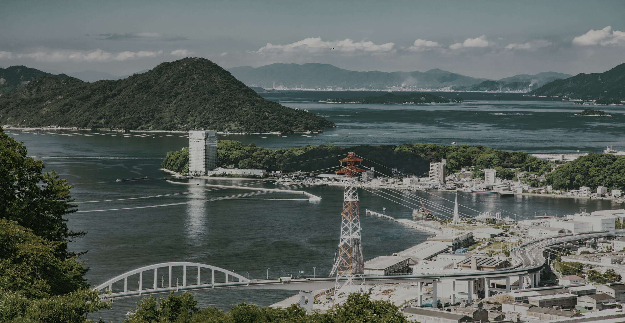 地域に根ざし、確かな技術で未来を拓く 広島県内の様々な解体工事に対応いたします